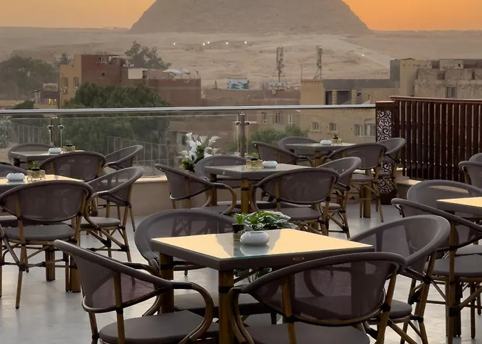 Akhnaton Pyramids View Hotel With Rooftop Access & Free Airport Pickup