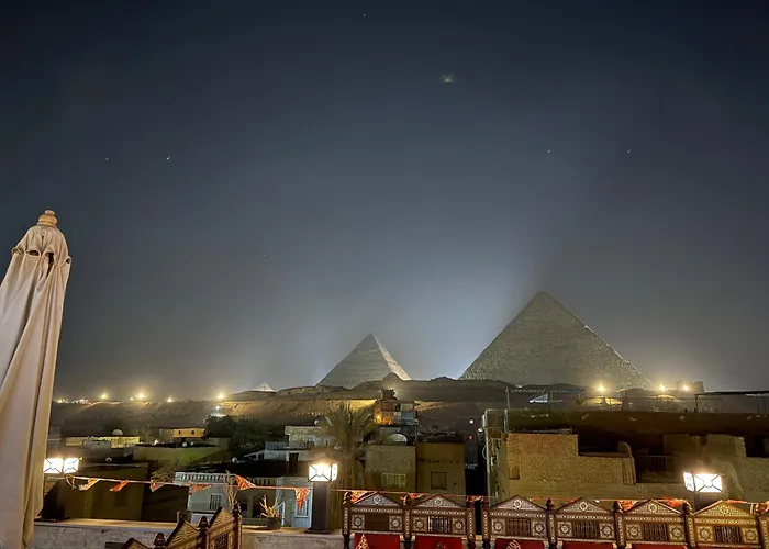 Happy House Pyramids View